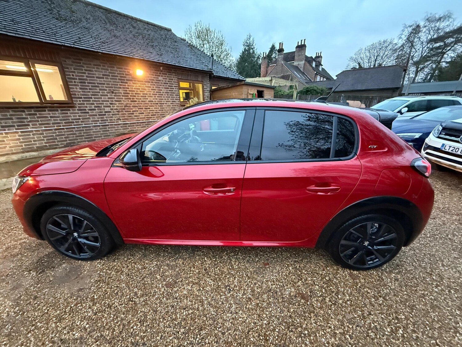 Used Peugeot 208 2023 for sale - 76689332: Photo 4