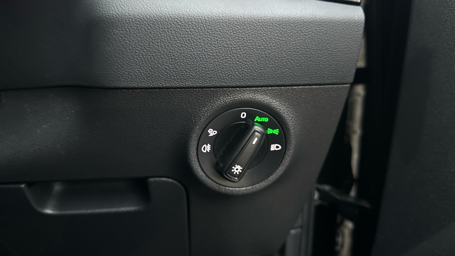 Used Skoda Karoq 2022 for sale - 77431537: Photo 34