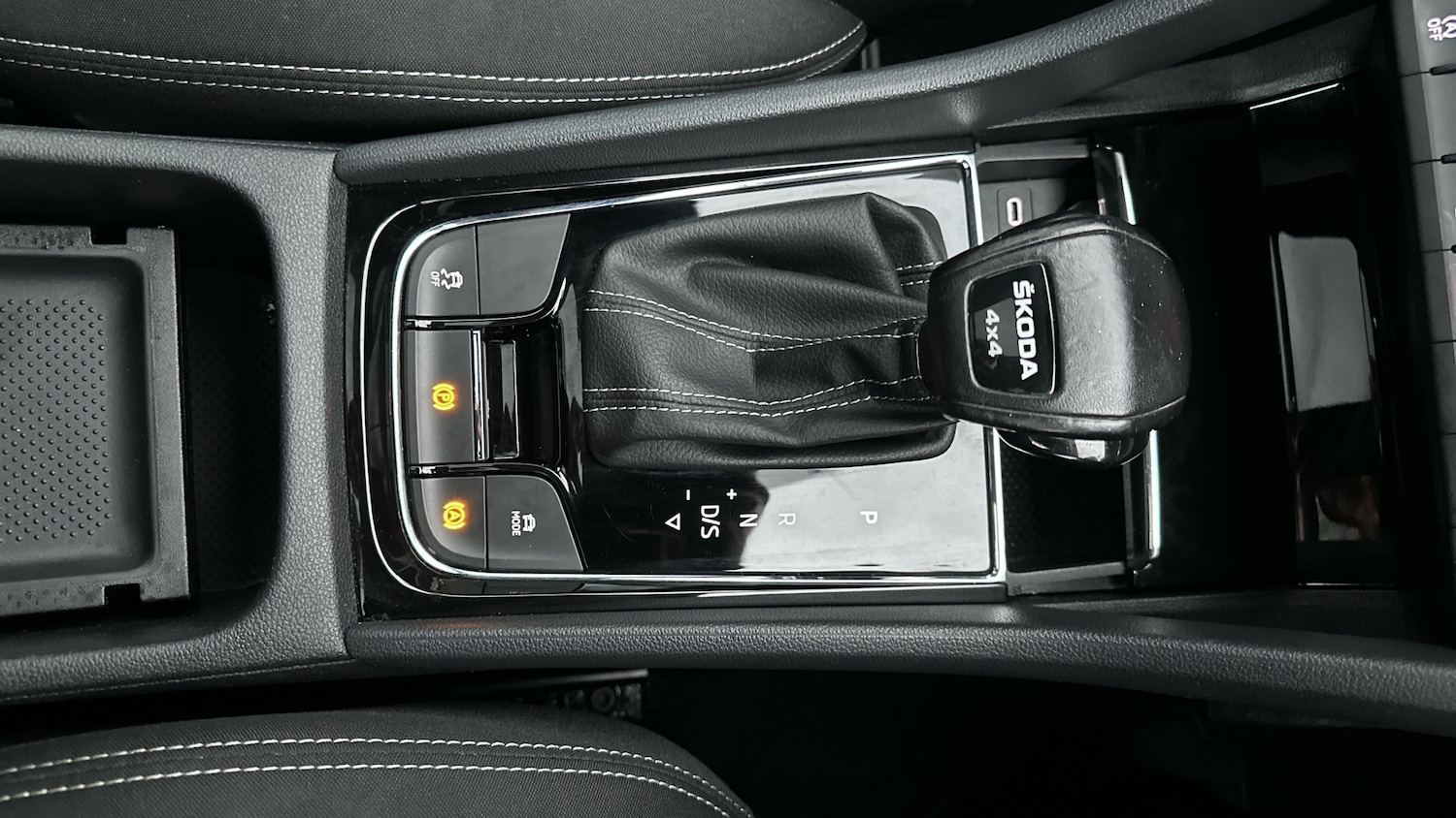 Used Skoda Karoq 2022 for sale - 77431537: Photo 43