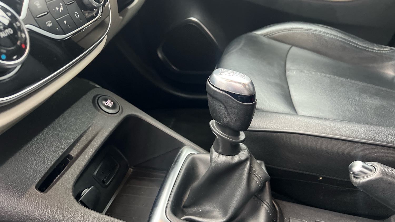 Used Renault Captur 2019 for sale - 77318245: Photo 13