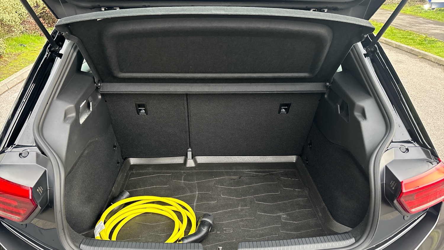 Used Volkswagen ID.3 2022 for sale - 76477762: Photo 4