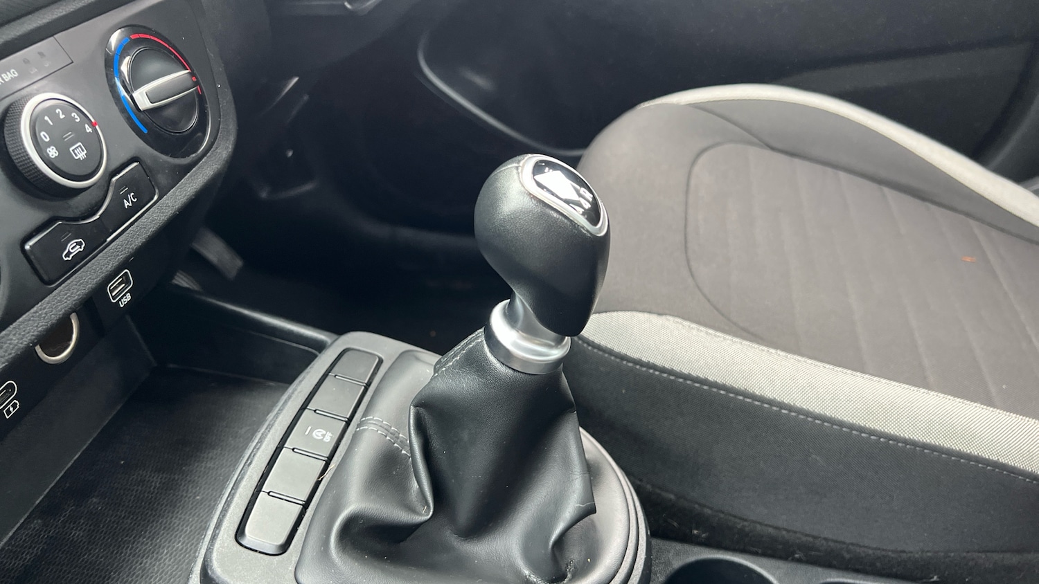 Used Hyundai i10 2024 for sale - 77363254: Photo 13