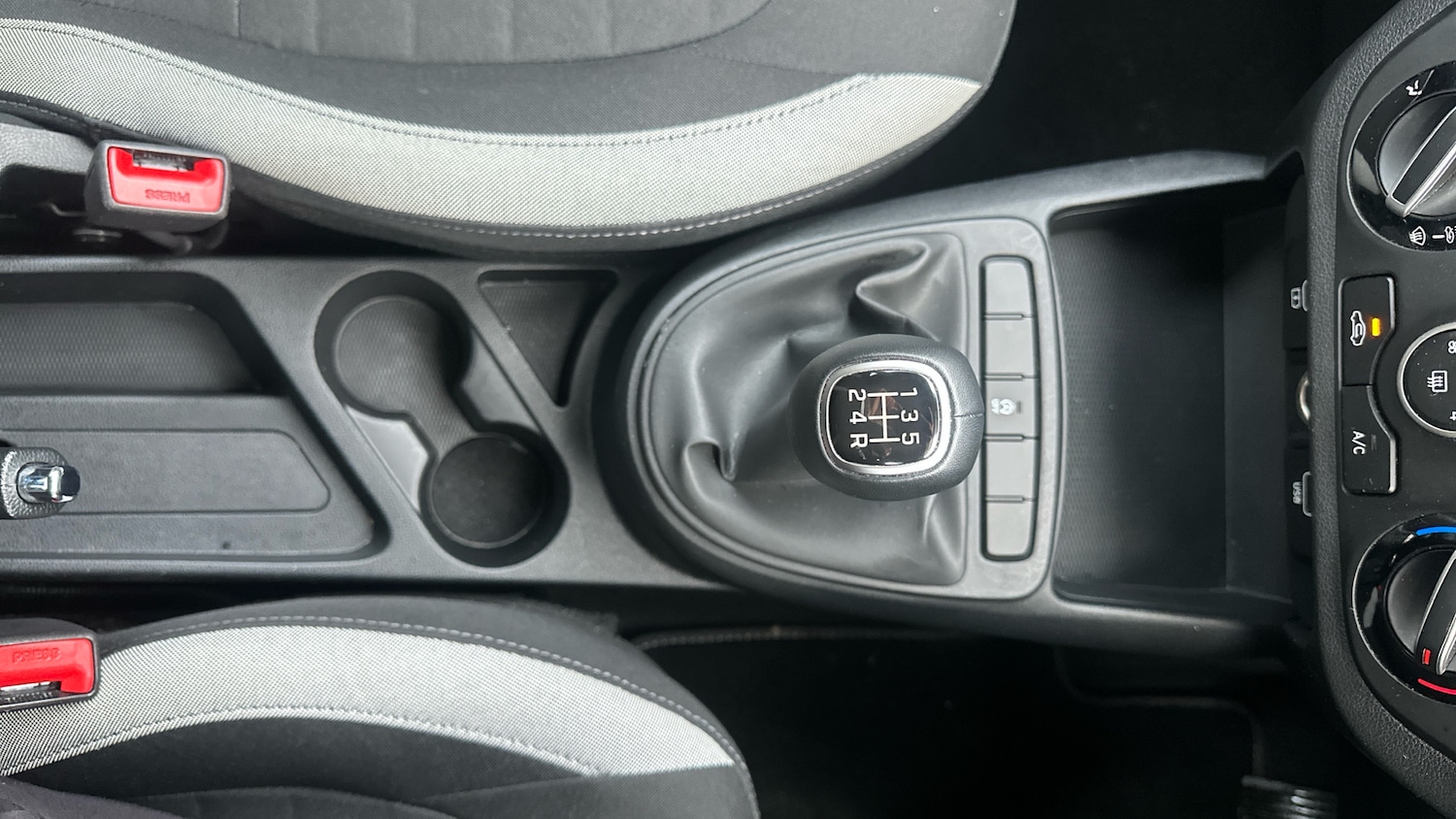 Used Hyundai i10 2024 for sale - 77118421: Photo 21