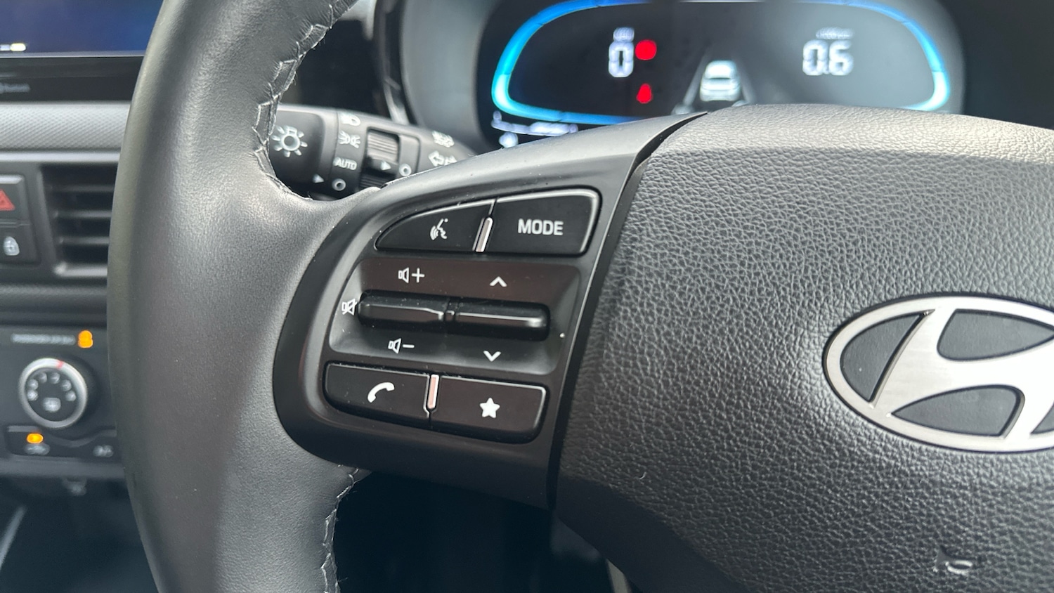 Used Hyundai i10 2024 for sale - 77118421: Photo 30