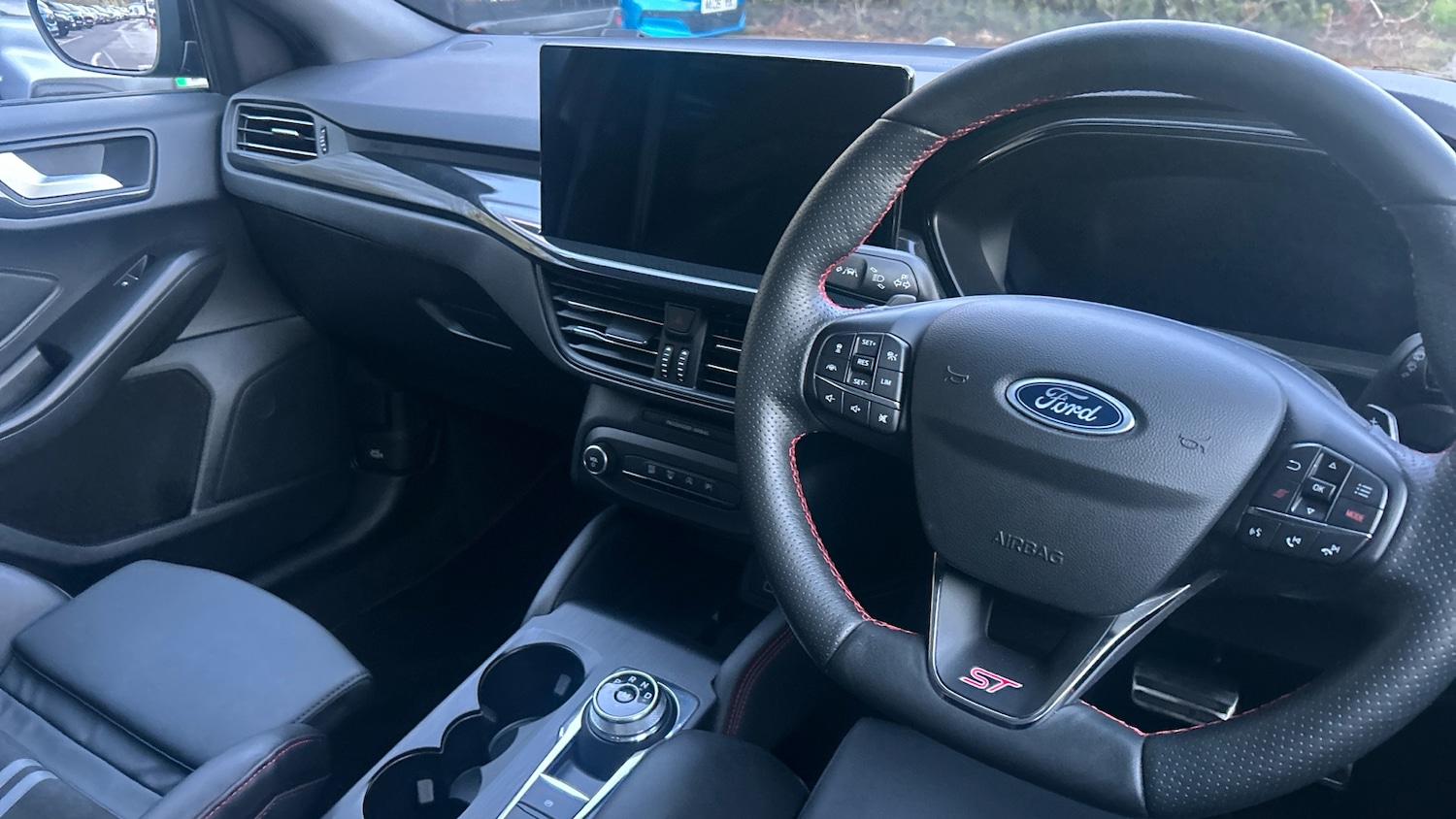 Used Ford Focus 2023 for sale - 76924217: Photo 9