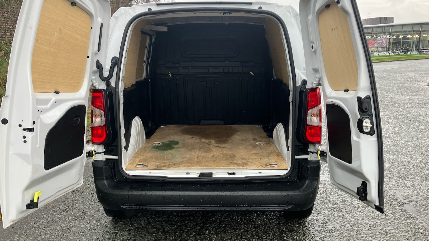 Used Peugeot Partner 2023 for sale - 77449448: Photo 12