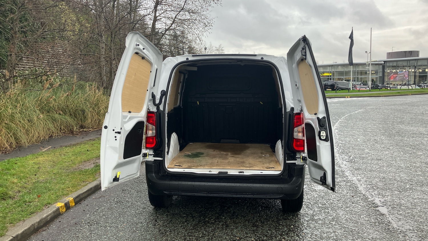 Used Peugeot Partner 2023 for sale - 77449448: Photo 3