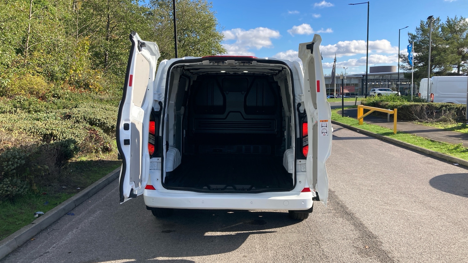 Used Ford Transit Custom 2025 for sale - 76777187: Photo 3