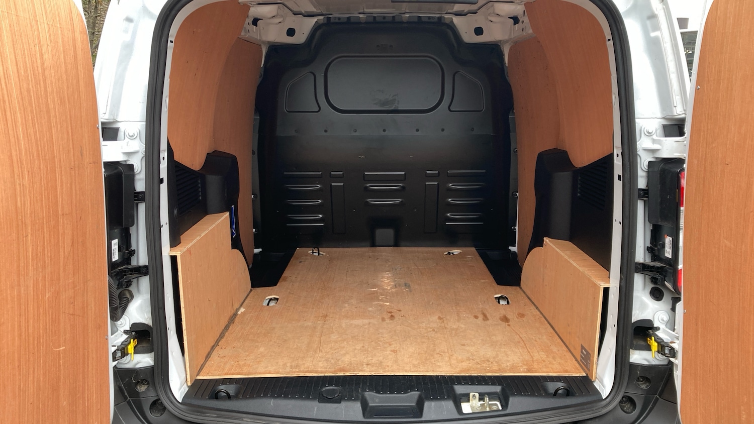 Used Ford Transit Courier 2024 for sale - 78067396: Photo 12