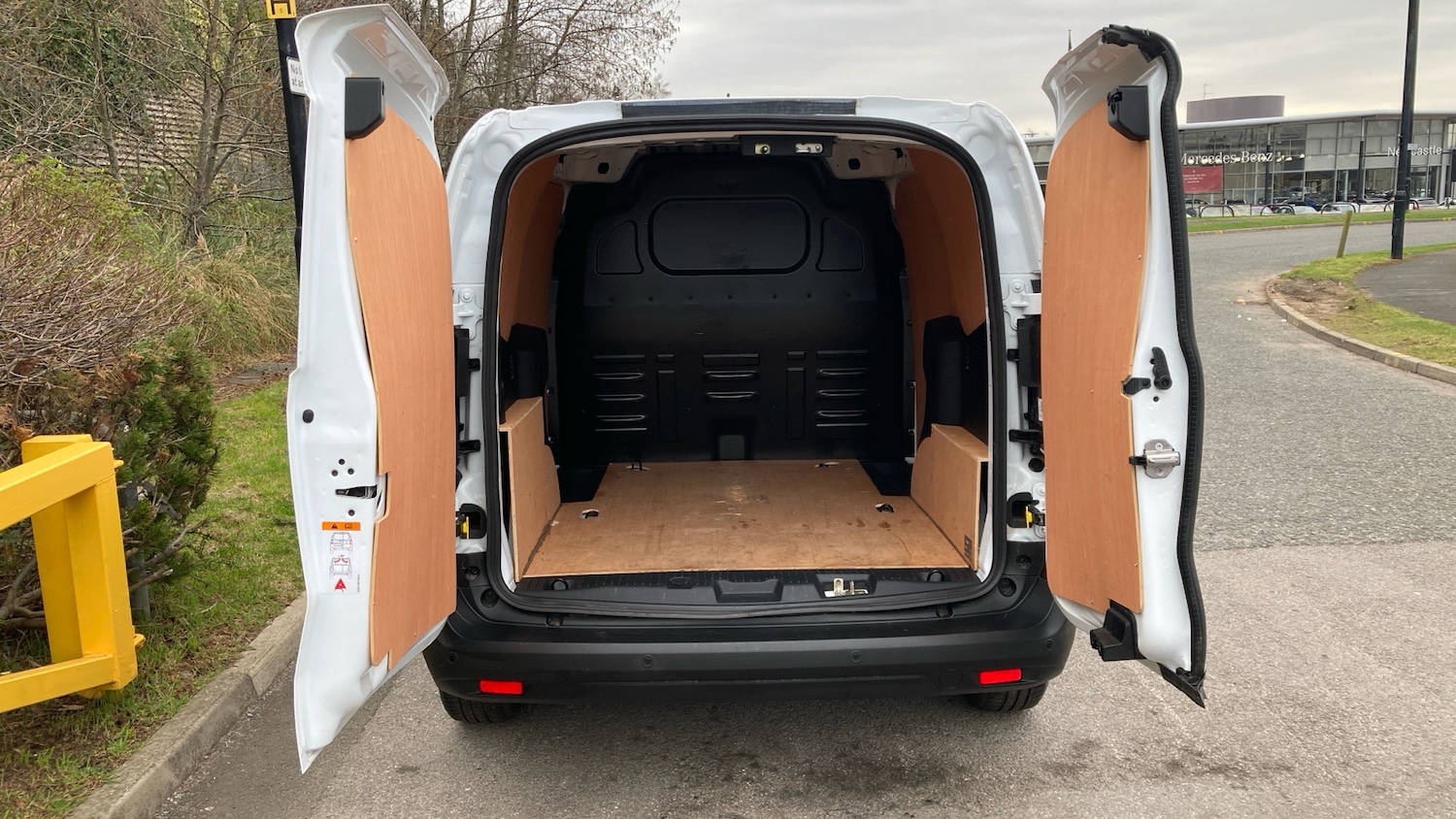 Used Ford Transit Courier 2024 for sale - 78067396: Photo 3