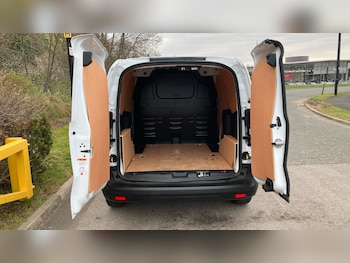 Used Ford Transit Courier 2024 for sale - 78067396: Photo