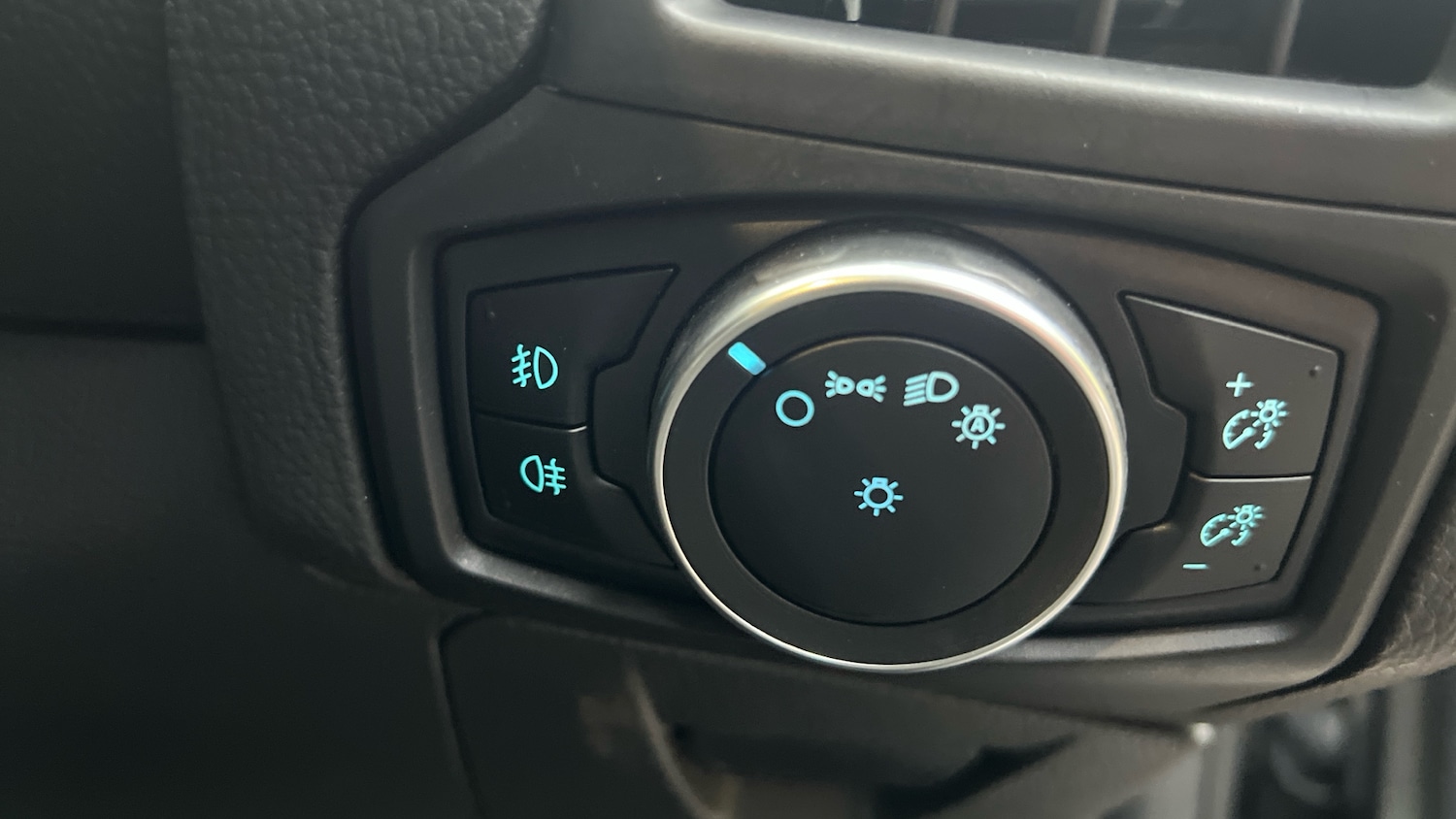 Used Ford Focus 2017 for sale - 76669092: Photo 23