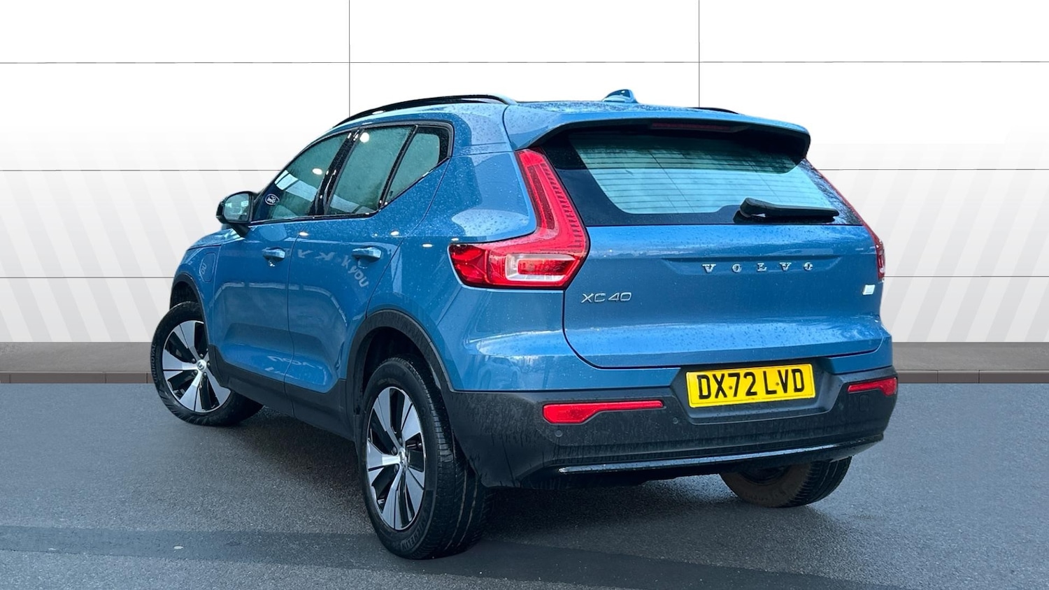 Used Volvo XC40 2022 for sale - 77578131: Photo 2