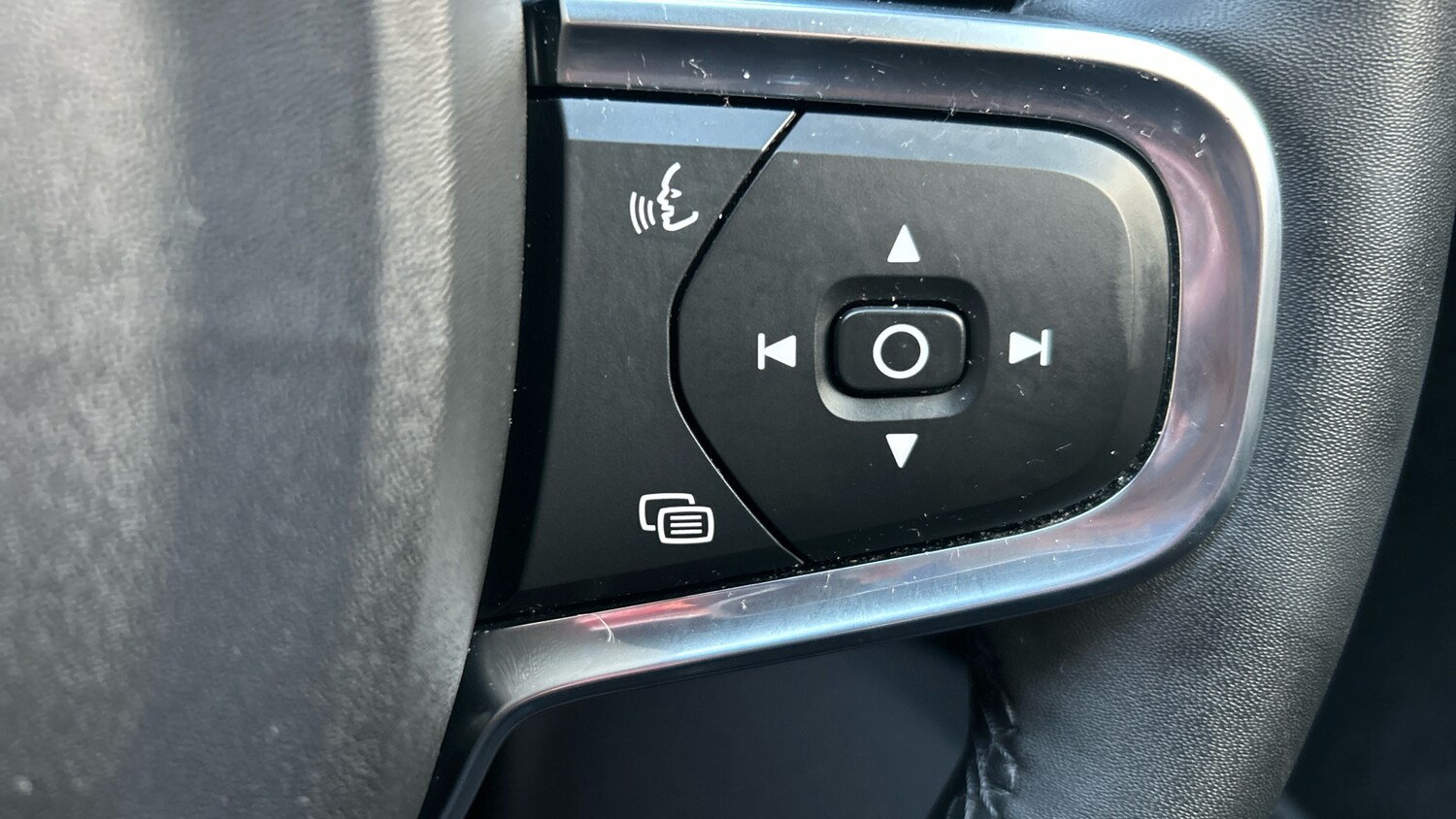 Used Volvo XC40 2022 for sale - 77578131: Photo 30