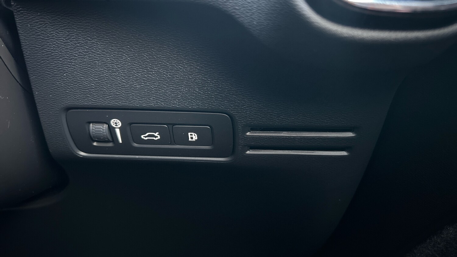 Used Volvo XC40 2022 for sale - 77578131: Photo 33