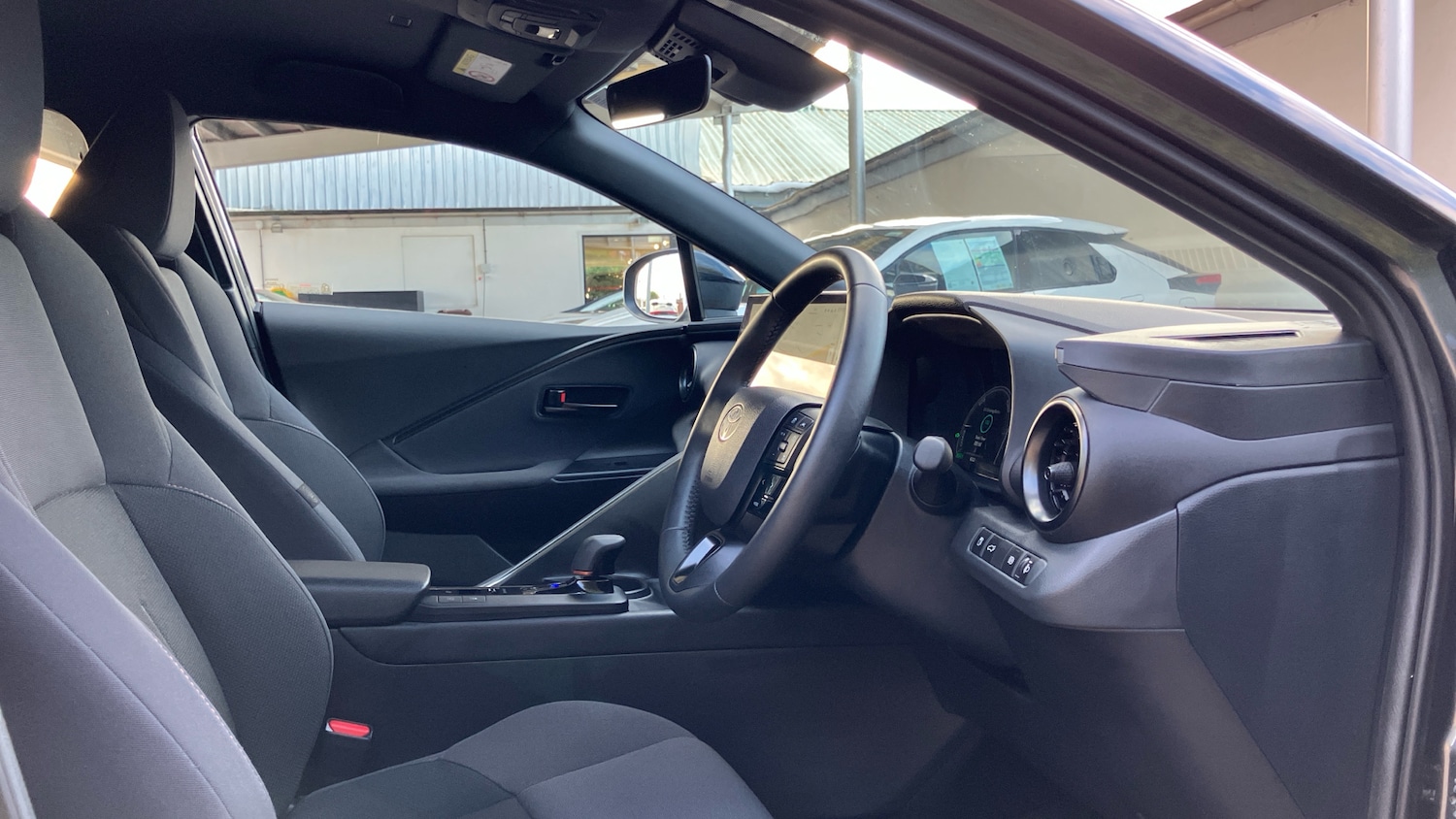 Used Toyota C-HR 2023 for sale - 76719179: Photo 11