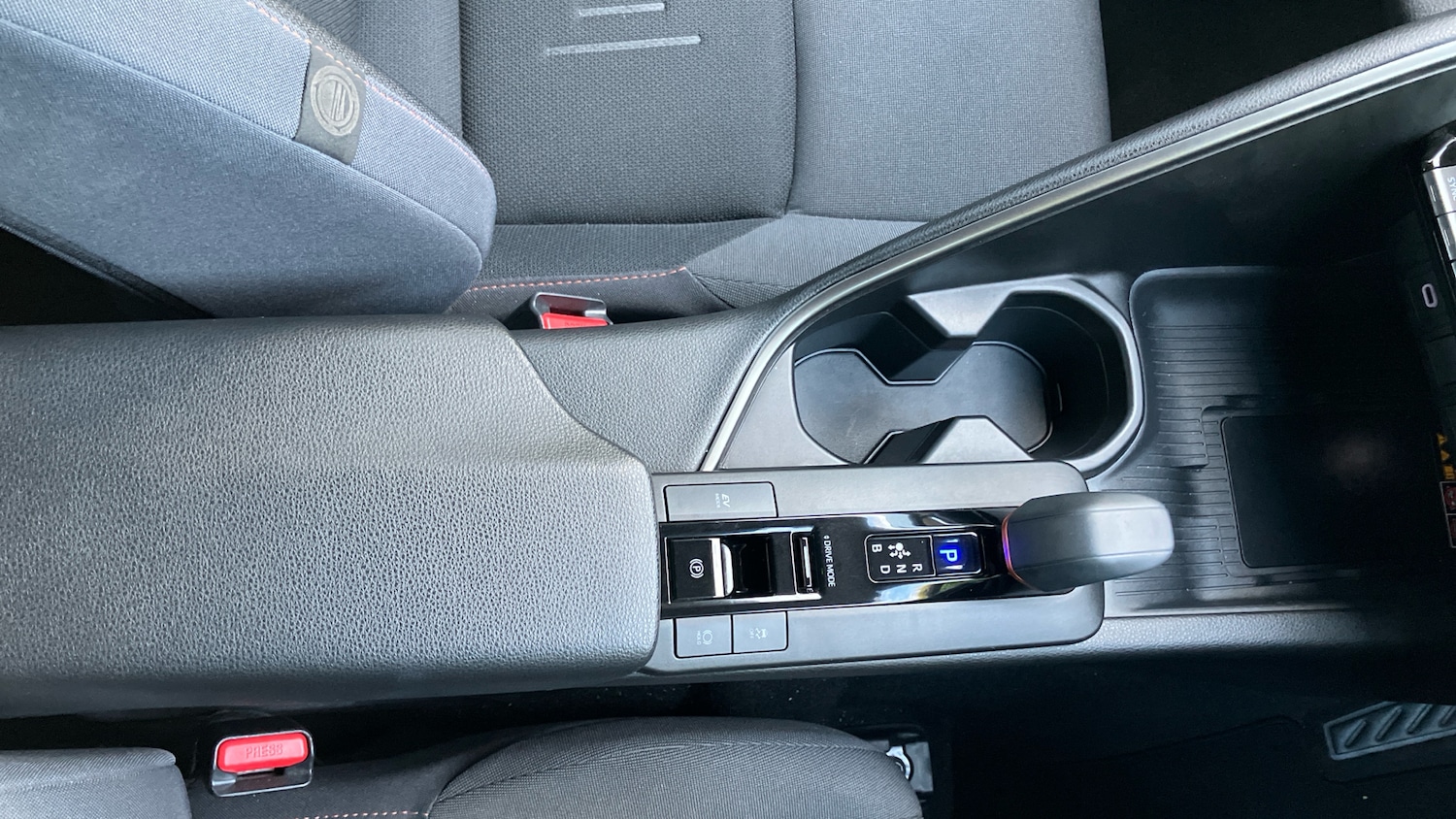 Used Toyota C-HR 2023 for sale - 76719179: Photo 34