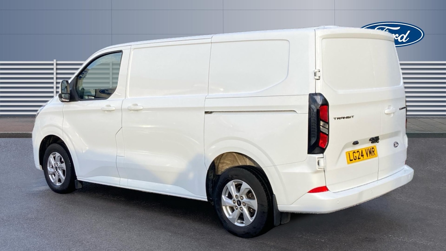 Used Ford Transit Custom 2024 for sale - 76627899: Photo 2