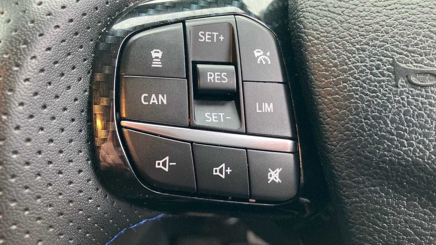 Used Ford Transit Custom 2023 for sale - 77365140: Photo 36