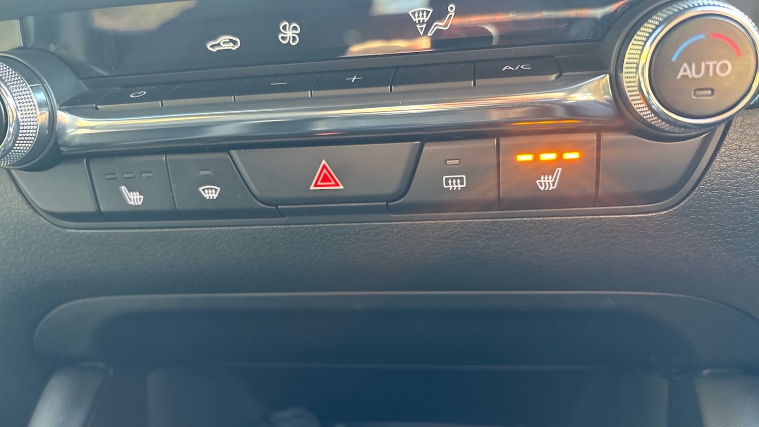 Used Mazda Mazda3 2023 for sale - 77848800: Photo 27