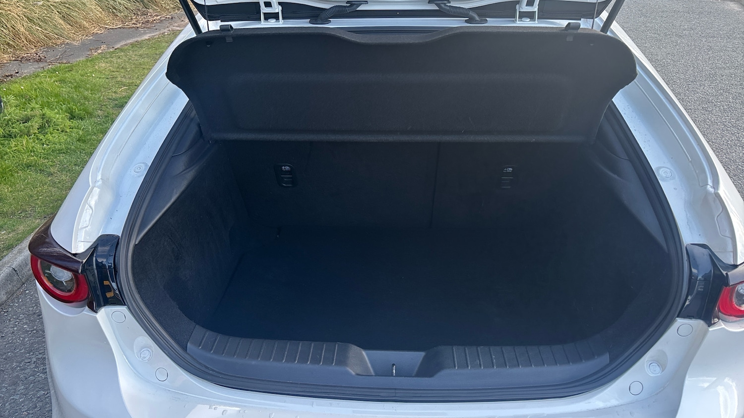 Used Mazda Mazda3 2023 for sale - 77848800: Photo 4