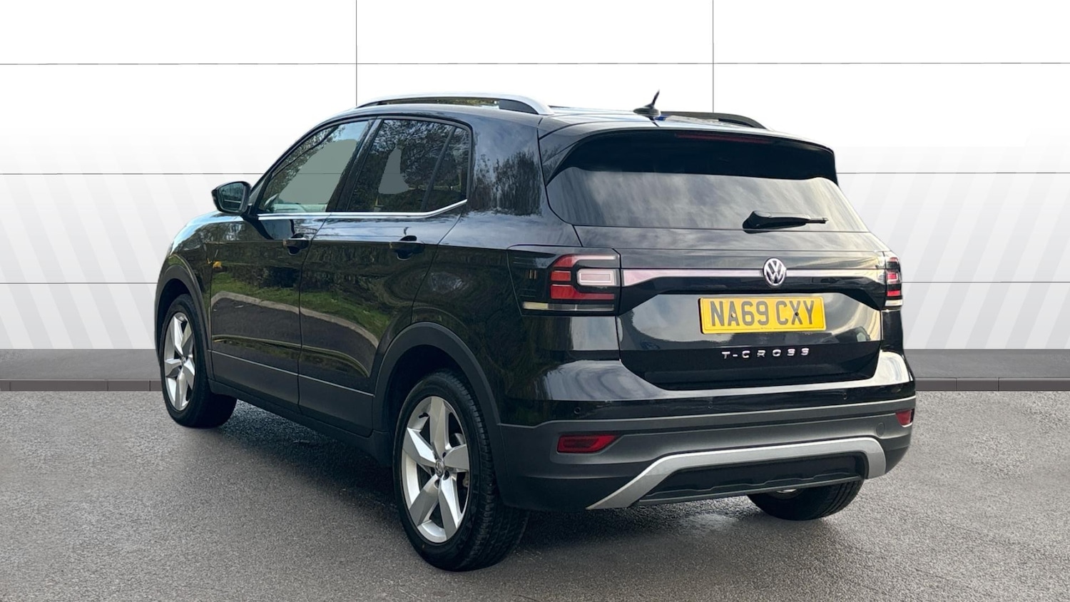 Used Volkswagen T-Cross 2019 for sale - 76853574: Photo 2