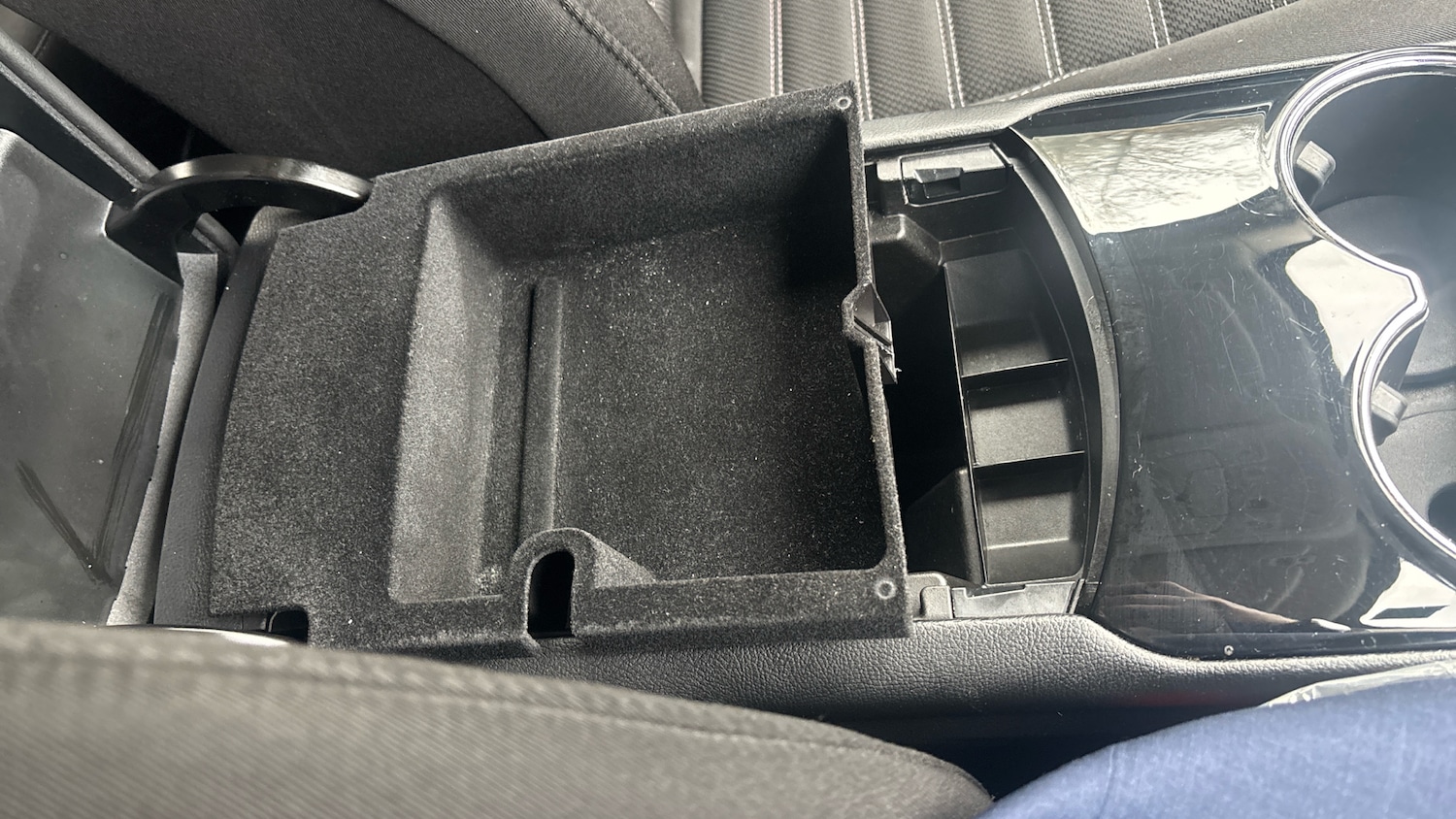 Used Ford Galaxy 2022 for sale - 77963070: Photo 35