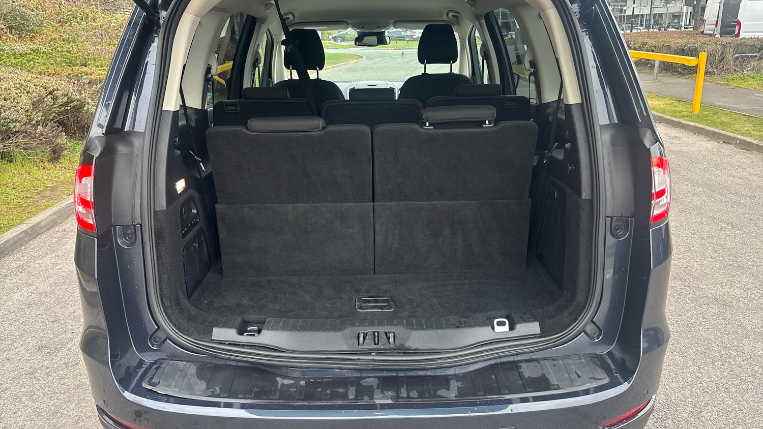 Used Ford Galaxy 2022 for sale - 77963070: Photo 4