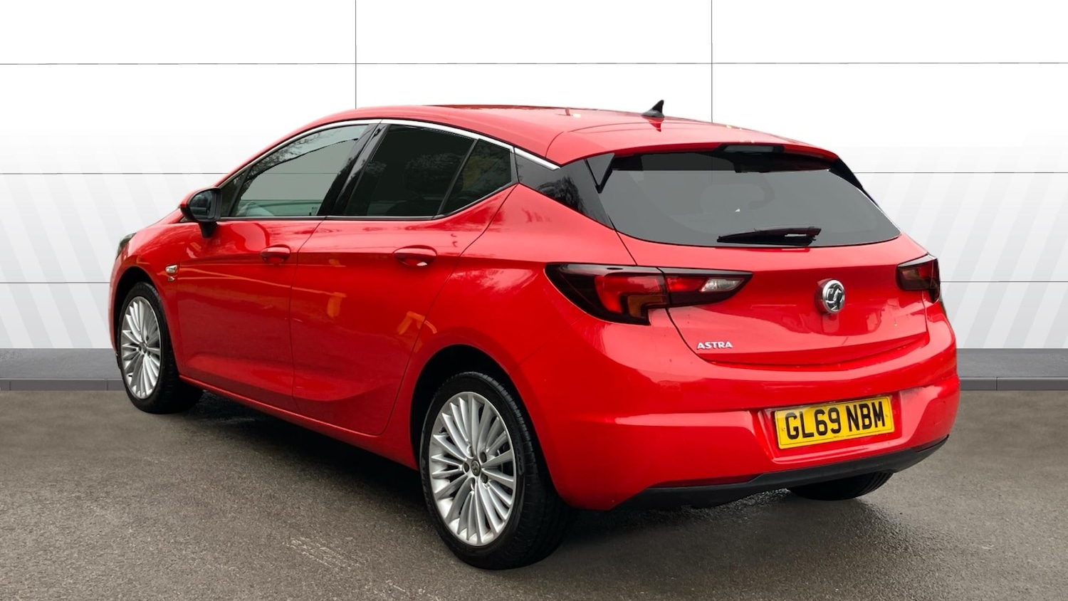 Used Vauxhall Astra 2019 for sale - 76924205: Photo 2