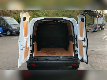 Used Ford Transit Courier 2024 for sale - 76830503: Photo