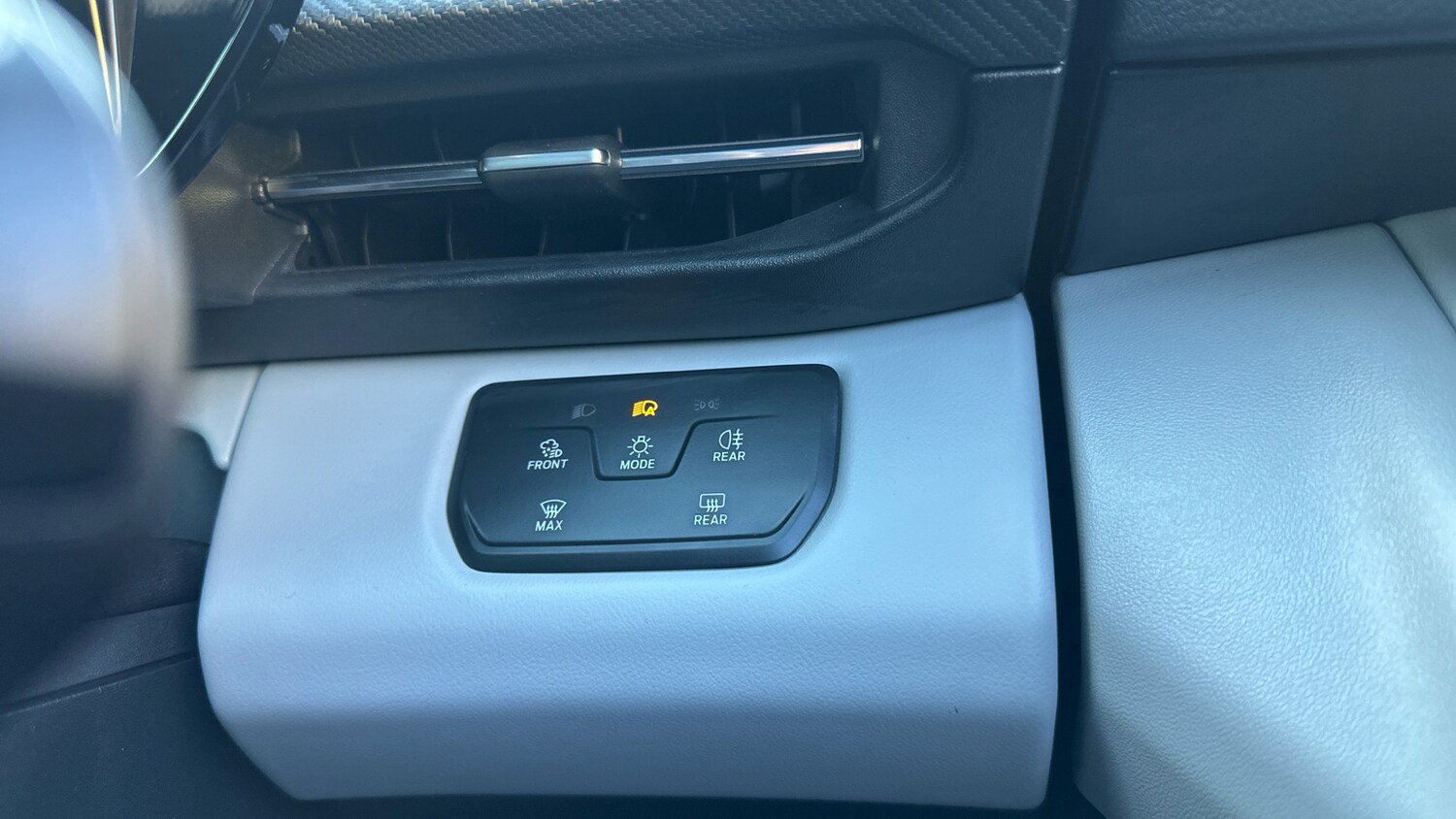 Used Ford Explorer 2025 for sale - 77946979: Photo 31