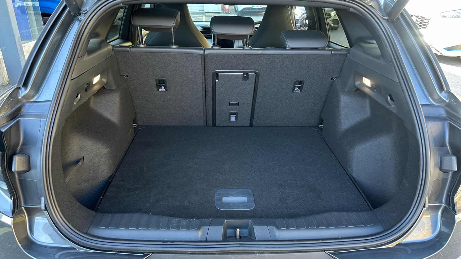 Used Ford Explorer 2025 for sale - 77946979: Photo 4