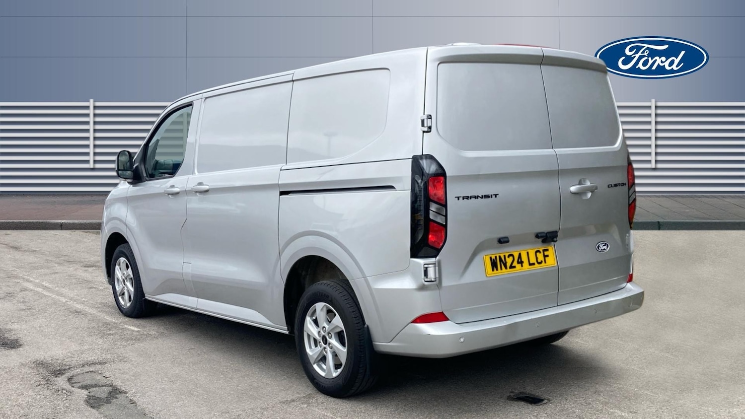 Used Ford Transit Custom 2024 for sale - 77915366: Photo 2