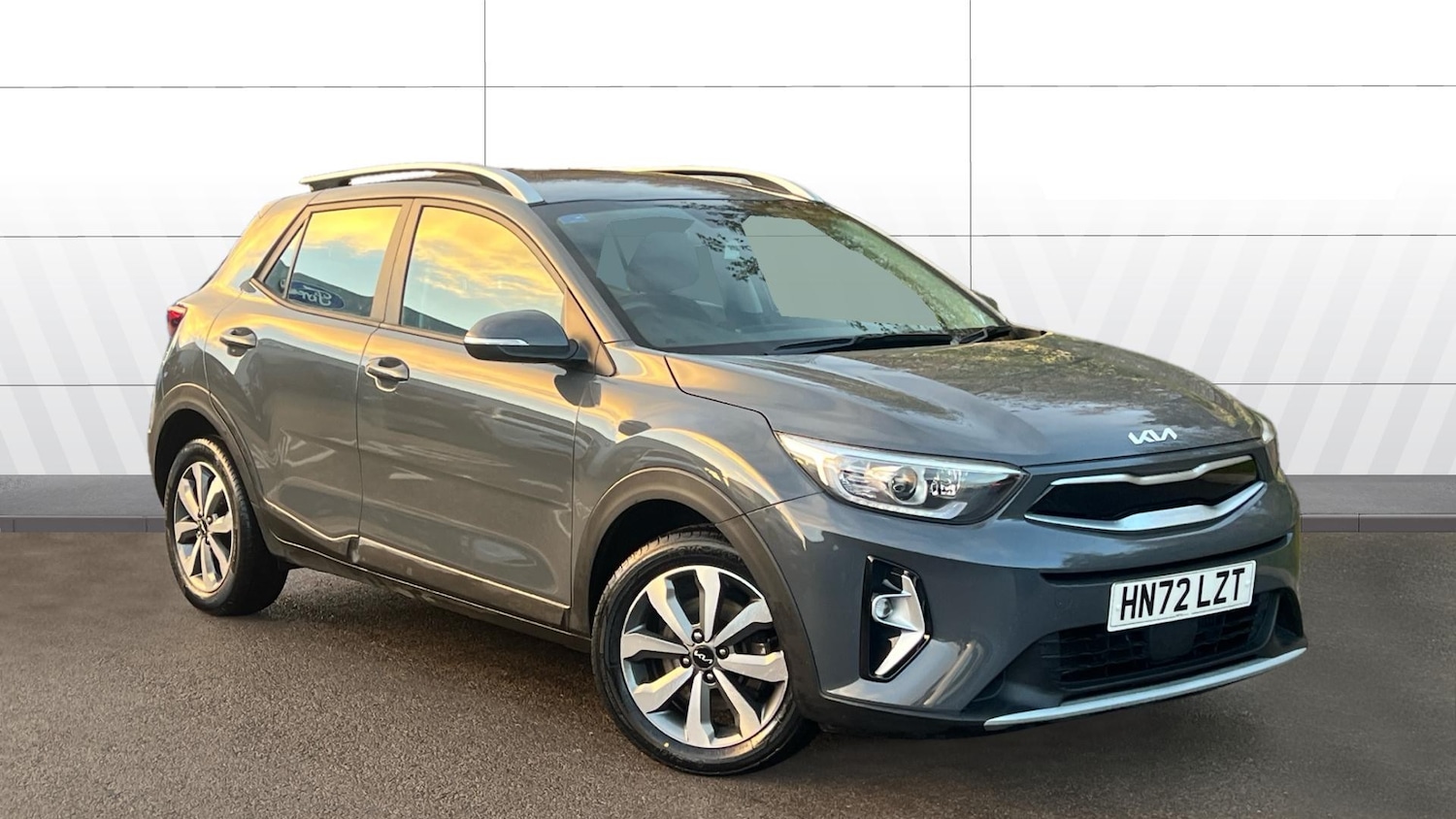 Used Kia Stonic 2022 for sale - 76707149: Photo 1