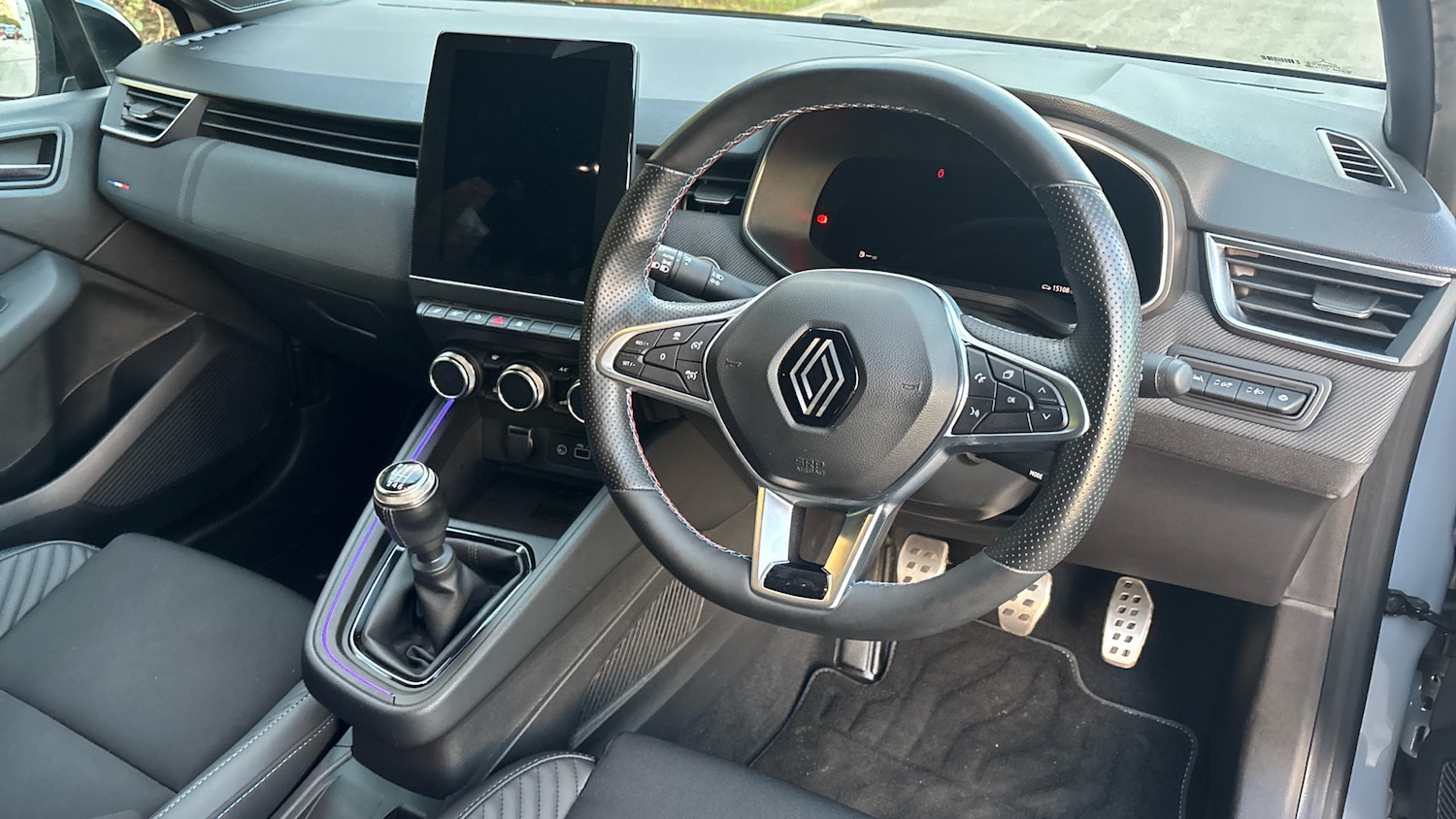 Used Renault Clio 2024 for sale - 76403143: Photo 11