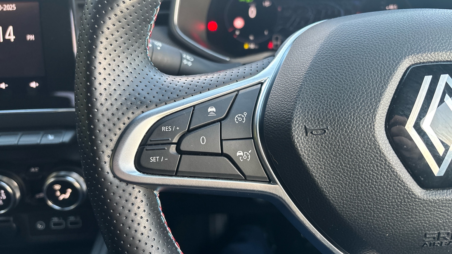 Used Renault Clio 2024 for sale - 76403143: Photo 21