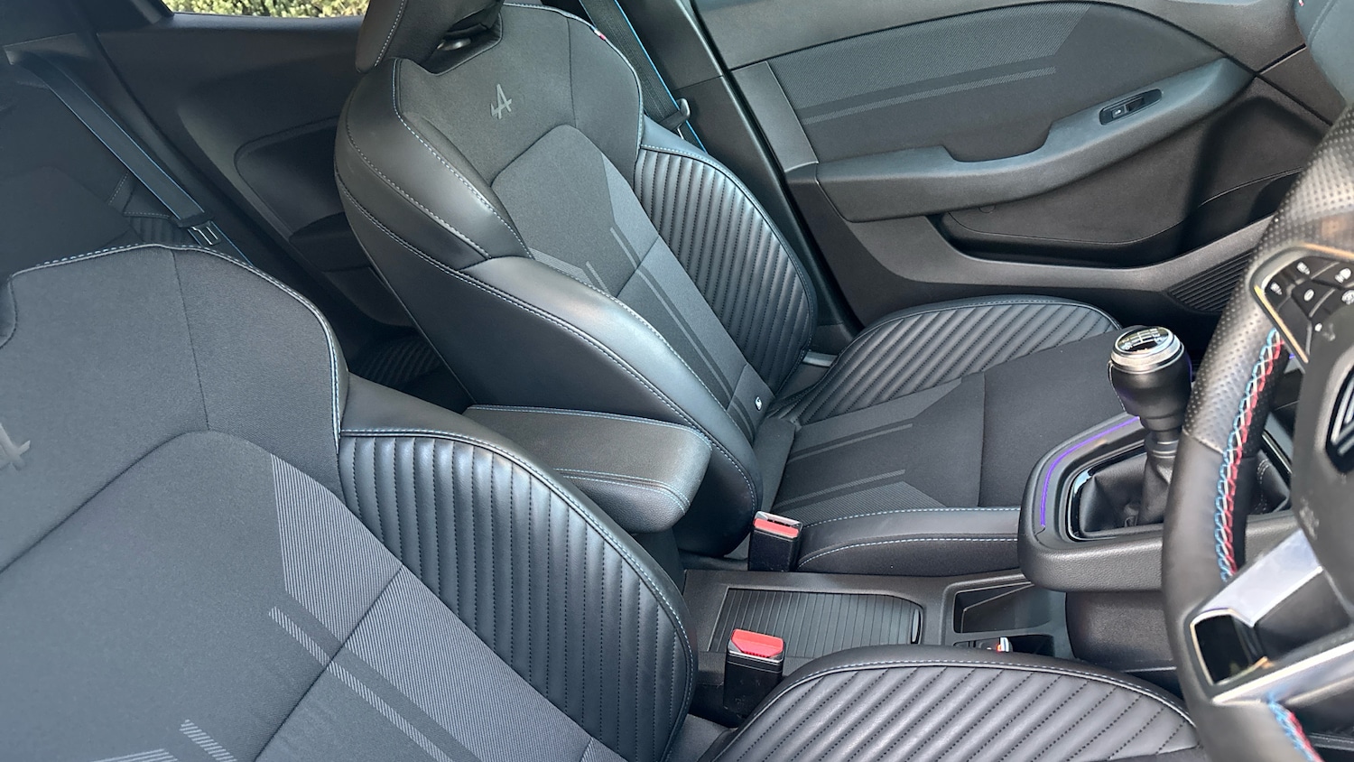 Used Renault Clio 2024 for sale - 76403143: Photo 40