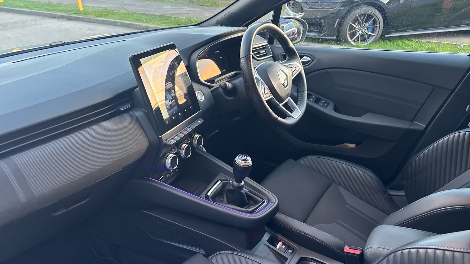 Used Renault Clio 2024 for sale - 76403143: Photo 9