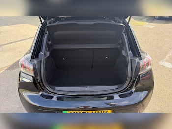 Used Peugeot 208 2021 for sale - 77902319: Photo