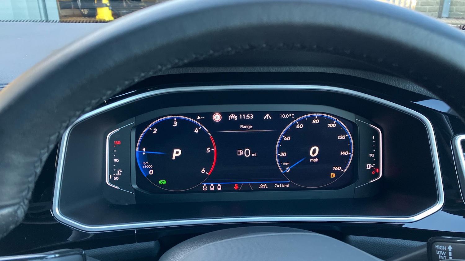 Used Volkswagen T-Roc 2025 for sale - 77871925: Photo 11