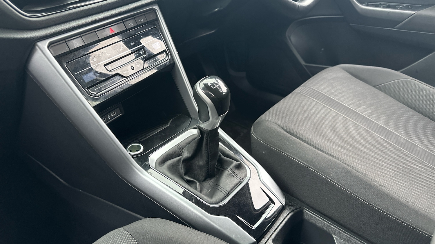 Used Volkswagen T-Roc 2024 for sale - 76776303: Photo 13