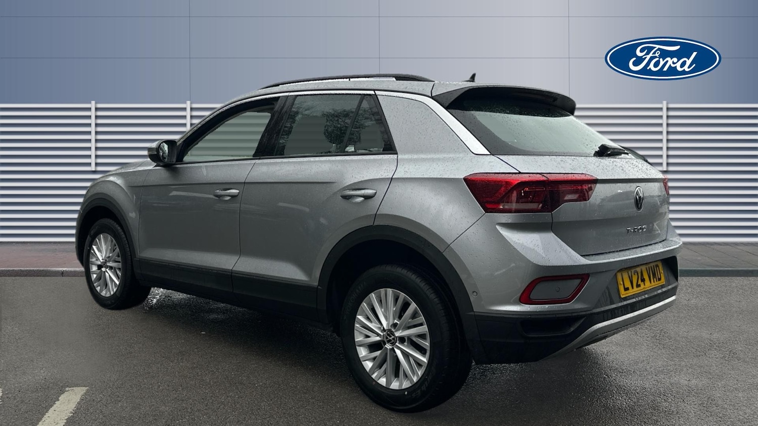 Used Volkswagen T-Roc 2024 for sale - 76776303: Photo 2