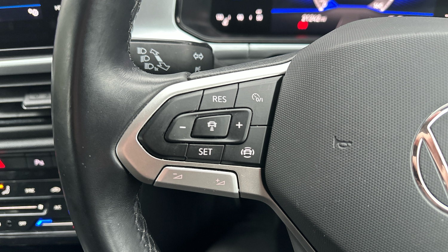 Used Volkswagen T-Roc 2024 for sale - 76776303: Photo 21