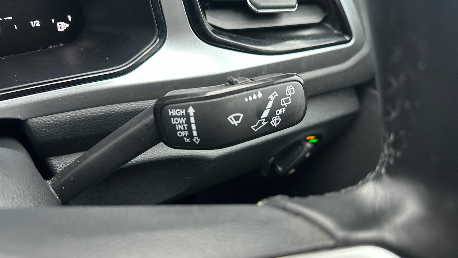 Used Volkswagen T-Roc 2024 for sale - 76776303: Photo 24