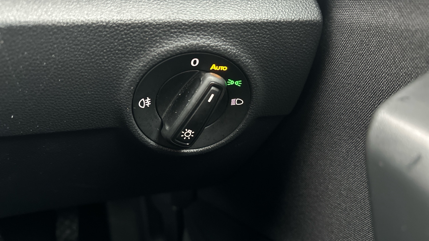 Used Volkswagen T-Roc 2024 for sale - 76776303: Photo 25