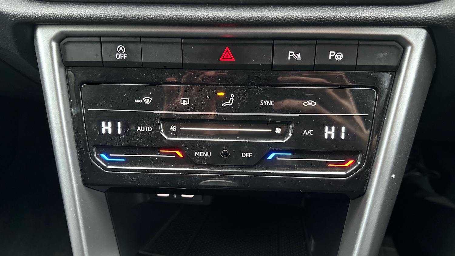 Used Volkswagen T-Roc 2024 for sale - 76776303: Photo 34