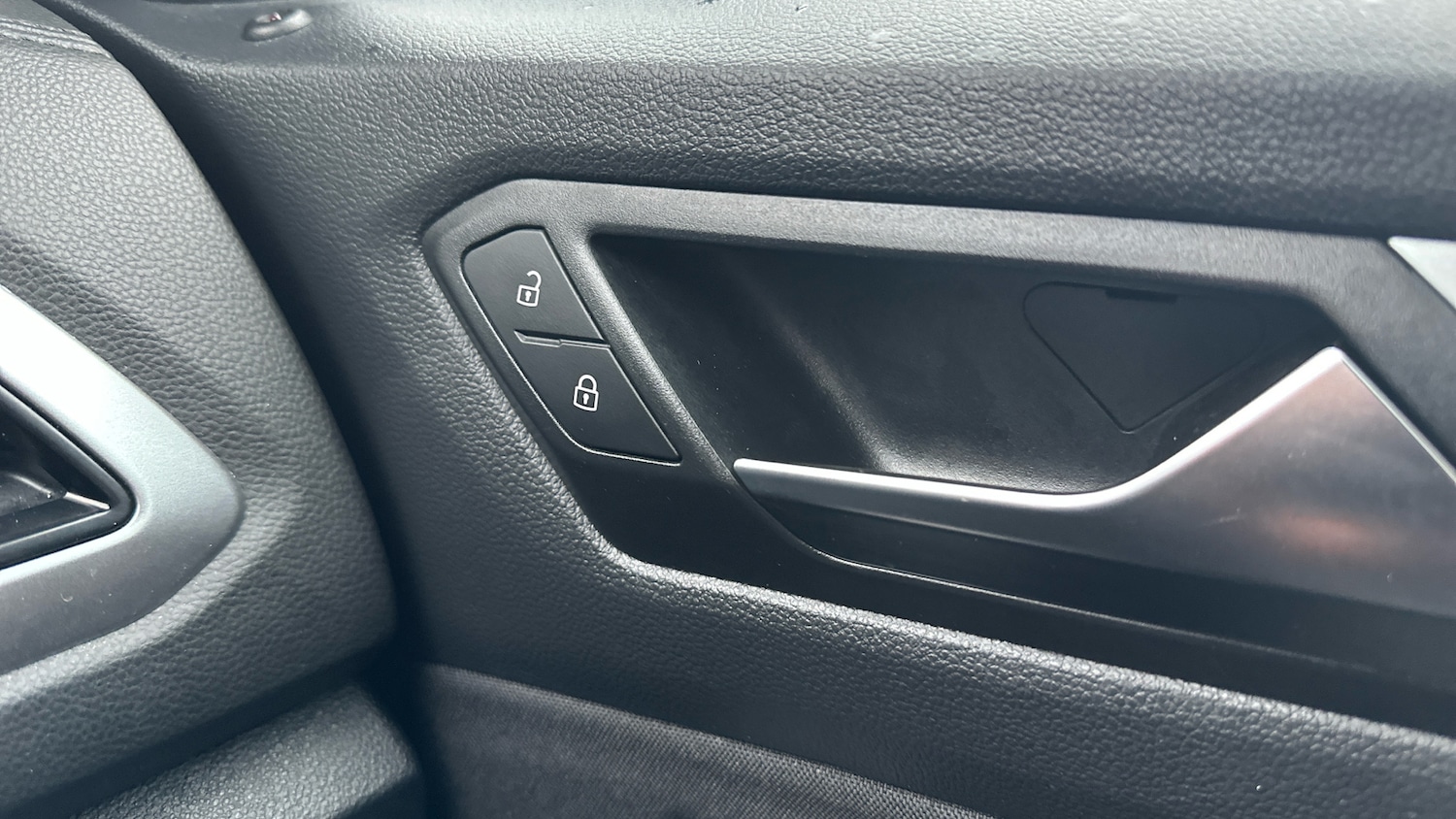 Used Volkswagen T-Roc 2024 for sale - 76776303: Photo 38