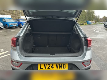 Used Volkswagen T-Roc 2024 for sale - 76776303: Photo