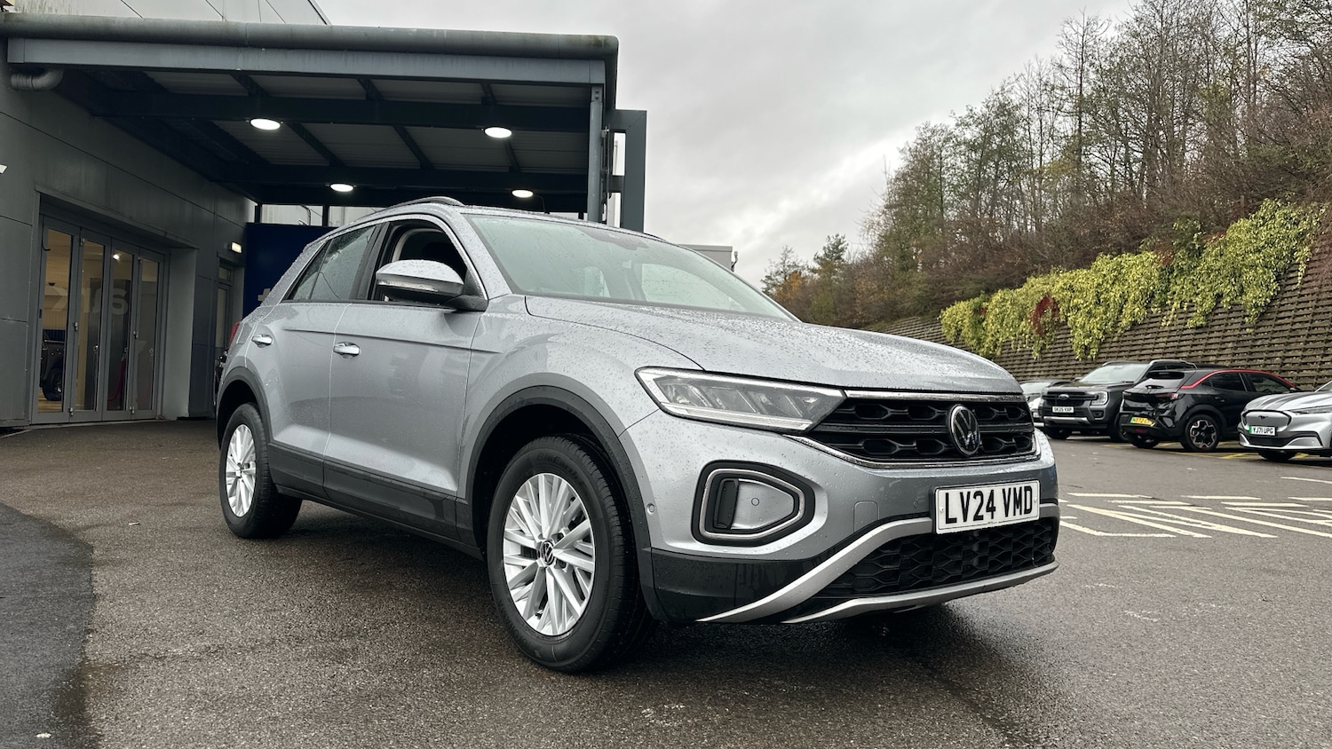 Used Volkswagen T-Roc 2024 for sale - 76776303: Photo 8