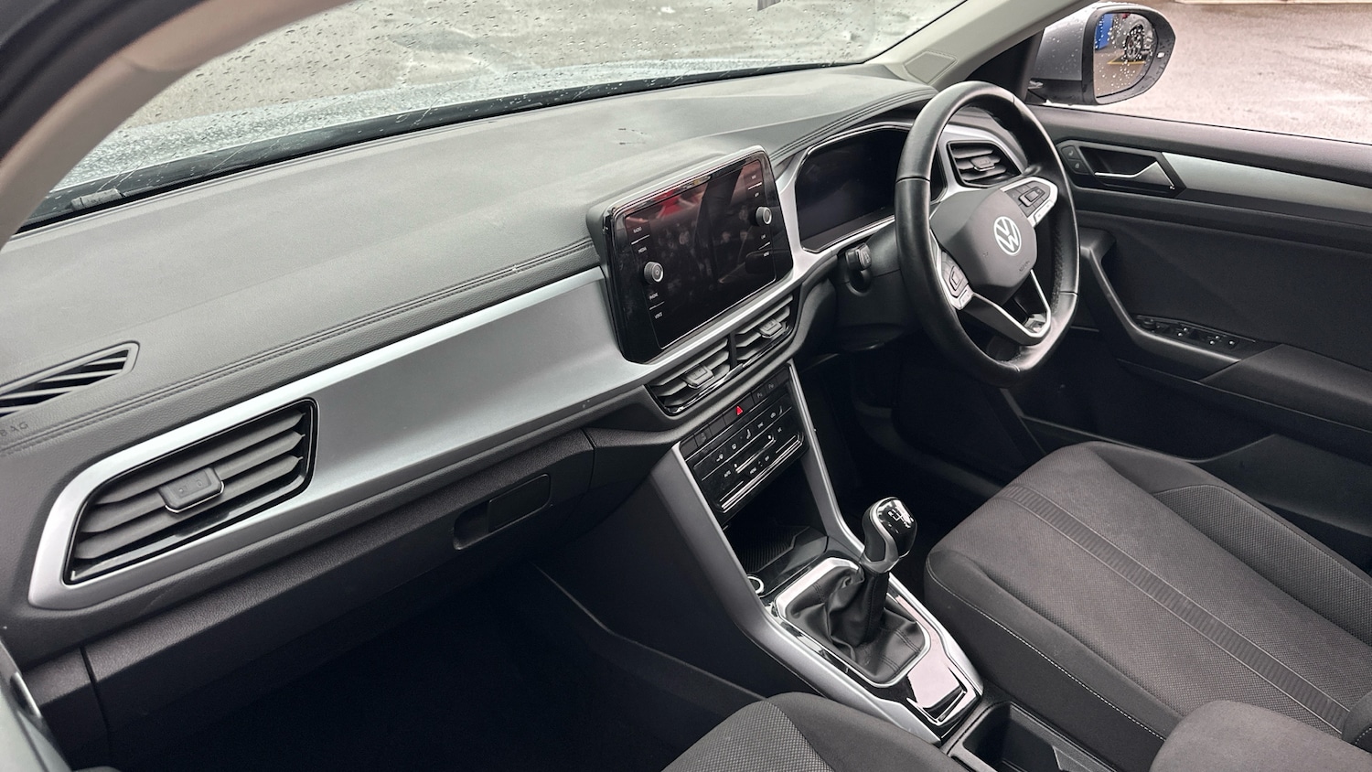 Used Volkswagen T-Roc 2024 for sale - 76776303: Photo 9